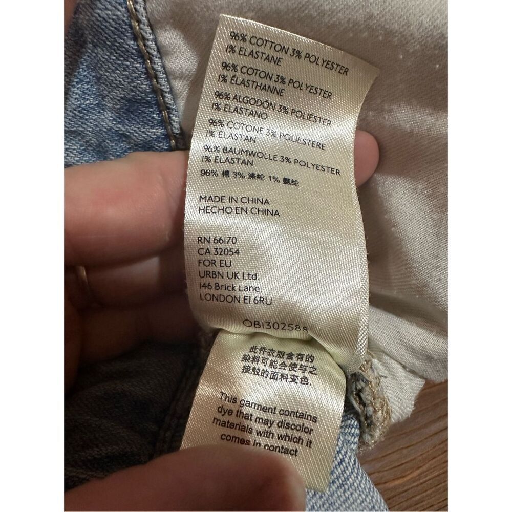 Anthropologie Pilcro Jean Shorts Ultra High Rise Light Wash Denim Raw Cut Off Sz - Picture 9 of 9